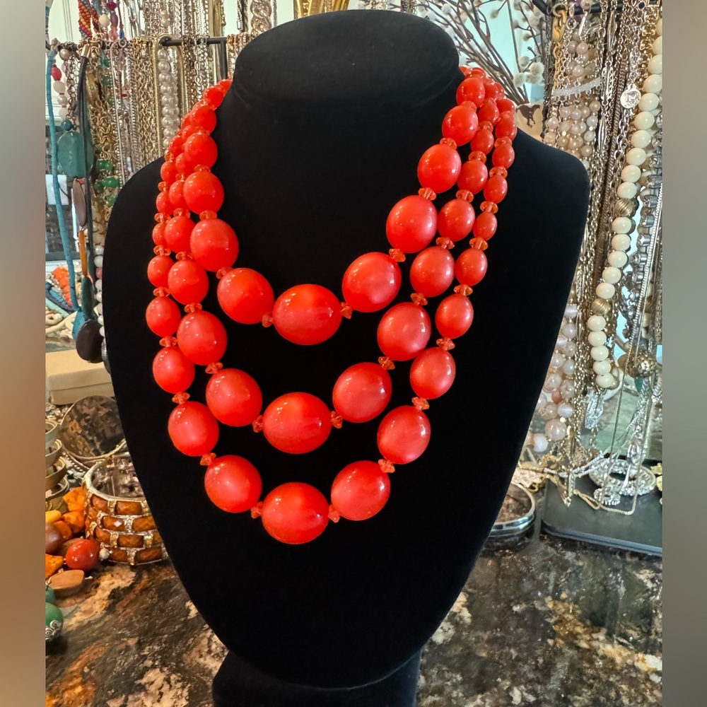 Elegant Orange Beaded Necklace - Picture 6 of 6